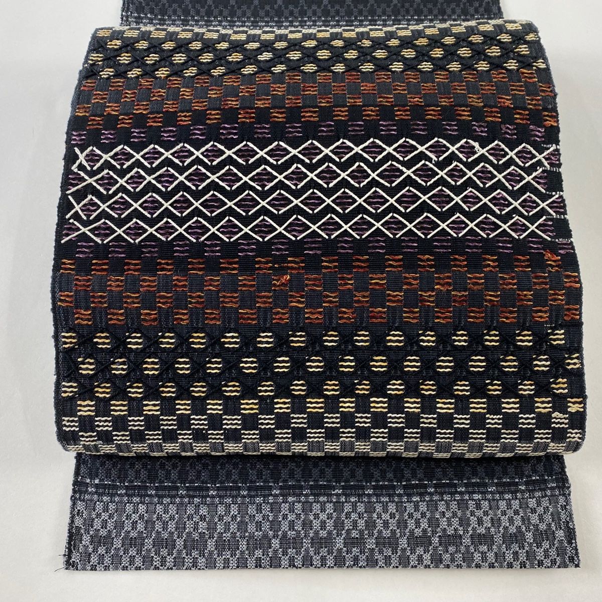名古屋帯 美品 秀品 八寸名古屋帯 松葉仕立て 幾何学模様 墨色 