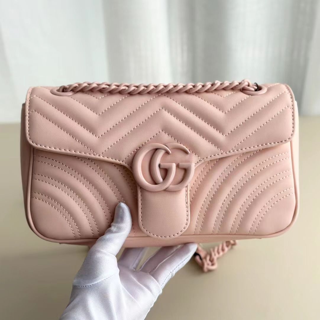 GUCCI   グッチ ショルダーバッグ  ピンク