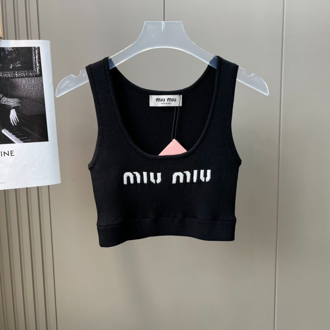 miu miu クロップドトップス 2色セット - メルカリ miu miu クロップドトップス 2色セット - メルカリ