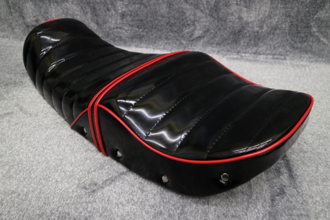 ジェイド250 シート 黒 赤 エナ / あんこ抜き タックロール - メルカリ