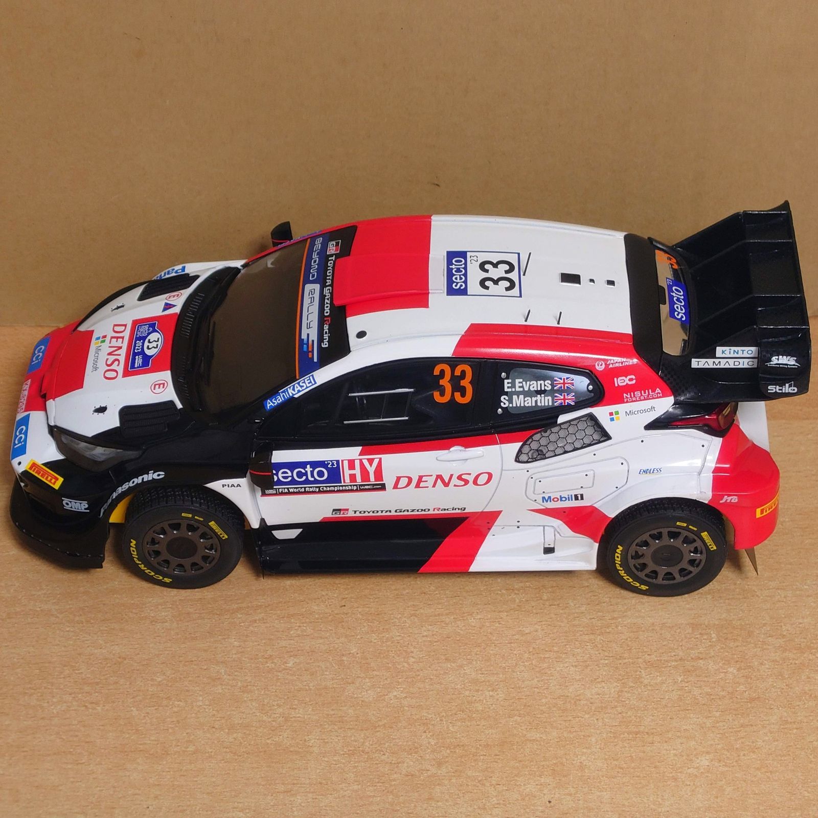 1/18 トヨタ GR ヤリス Rally1 2023 フィンランドラリー 優勝 ixo/イクソ トヨタ GR ヤリス Rally1 2023年フィンランドラリー