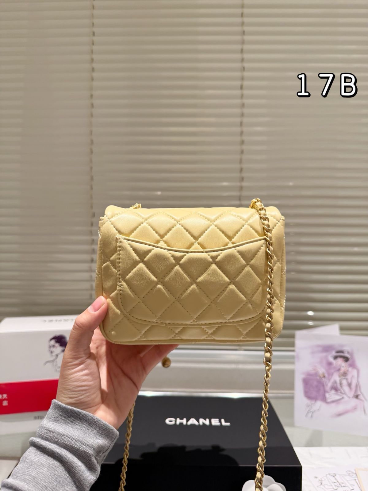 【華やかなゴールドがエレガント♪】CHANEL ミニバッグ シャネルシャネル 22 ミニバッグ ベージュ ゴールド金具