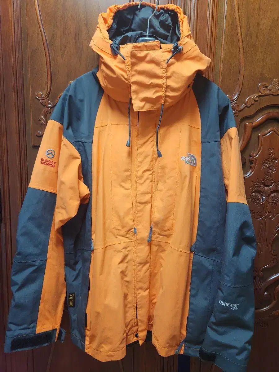 登山ジャケット