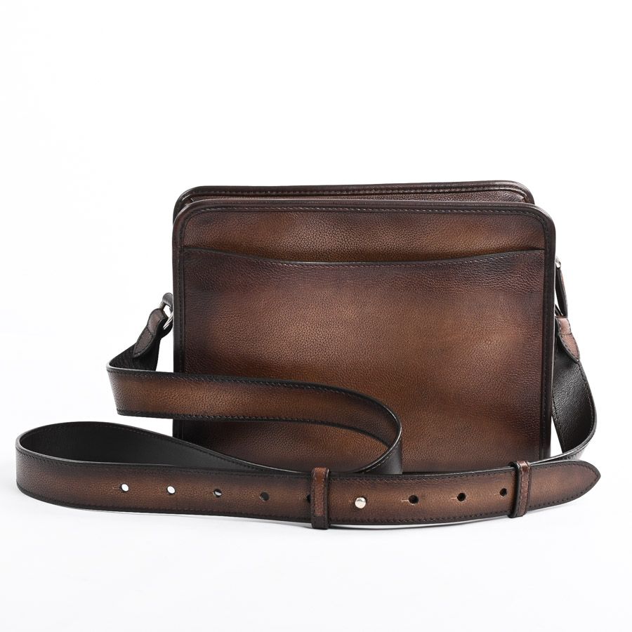 美品 Berluti ベルルッティ ジュルナリエ ネイビー ショルダーバッグ Berluti ベルルッティ ショルダーバッグ ジュルナリエスクリット