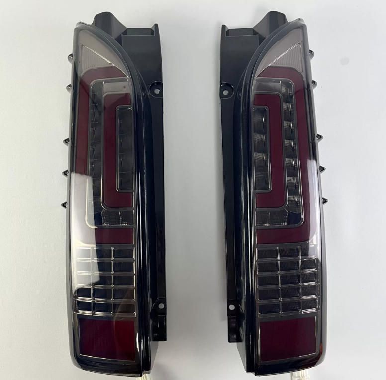 05-18年トヨタアシカハイエース200系LEDテールライトブレーキランプウインカー改造に適用します