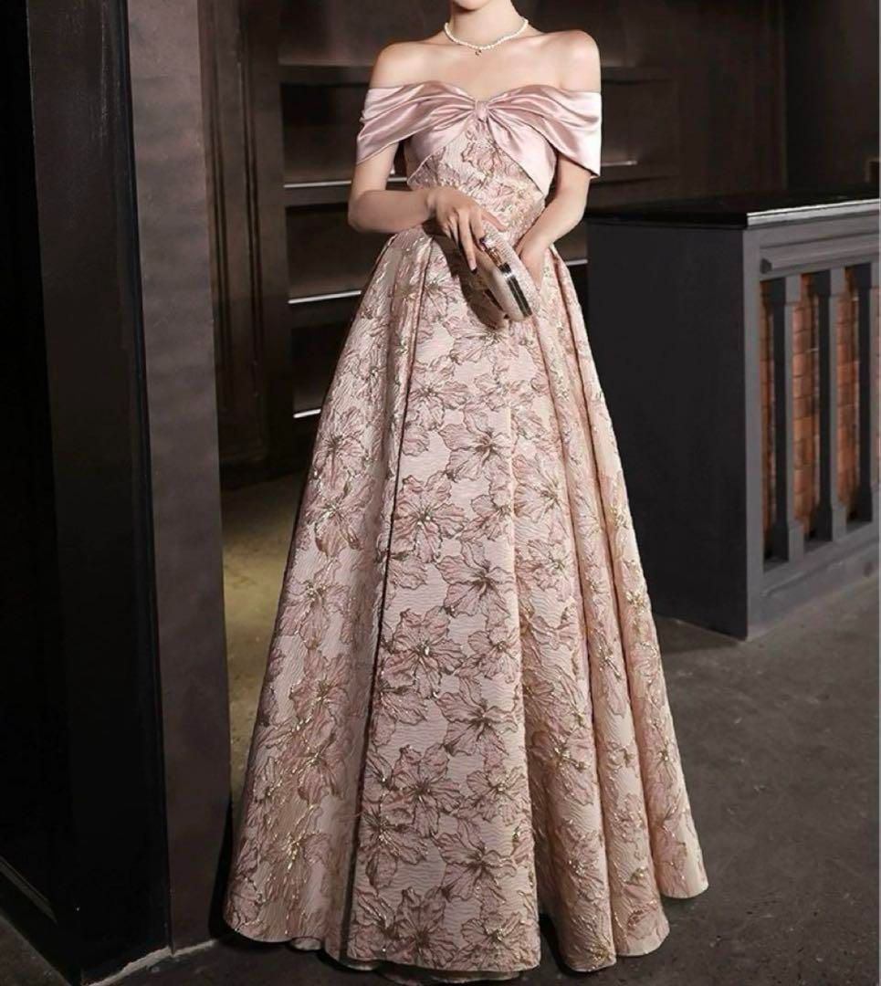 胸元のリボンのデザインが可愛い オフショル イブニングドレス リボンのデザインと花柄が可愛い オフショルイブニングドレス