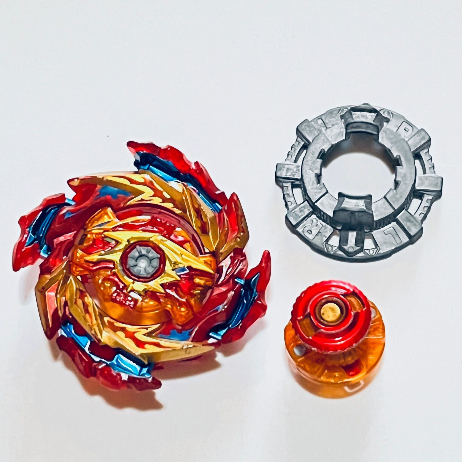 Takara Tomy - ベイブレードバースト 81kRn0kLXjL._UF350,350_QL50_.jpg