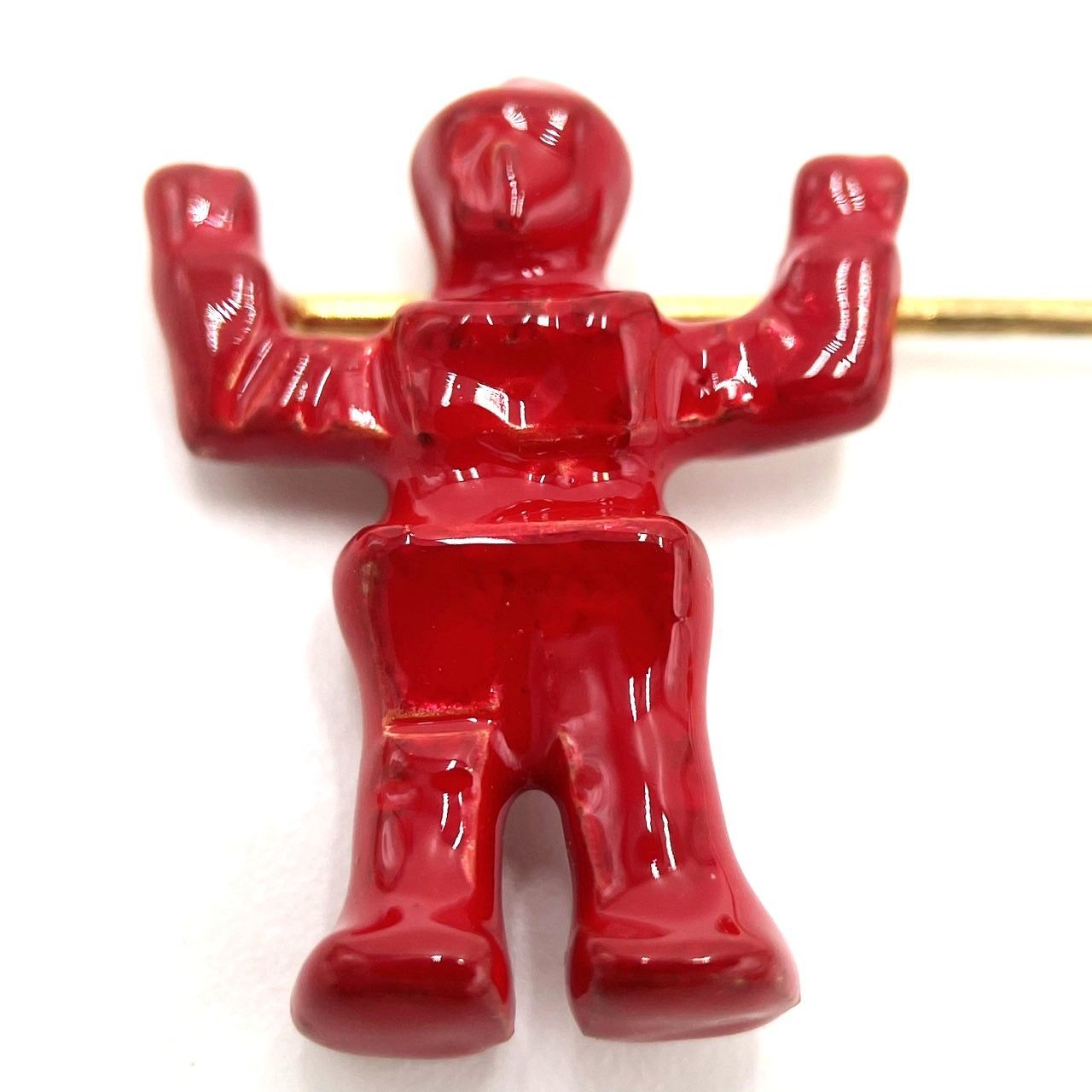 新品未使用マルニブローチmarni人形ブローチ K934】MARNI（マルニ）/メタルブローチ/人モチーフ/RED