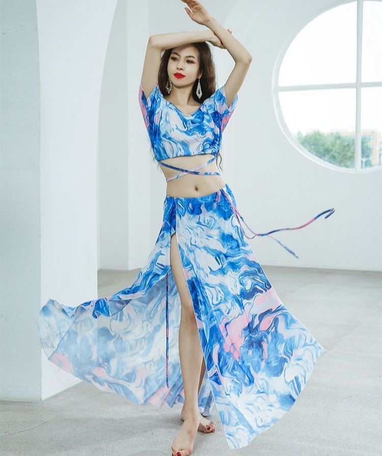 【新品】オリエンタルベリーダンス衣装★上品オーロラ白&映えグリーン★5点セット 新品】オリエンタルベリーダンス衣装☆上品オーロラ白&映え