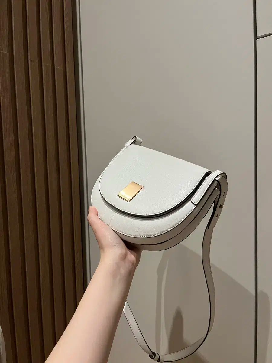 COURONNE クロンヌ Tピン クロスバック