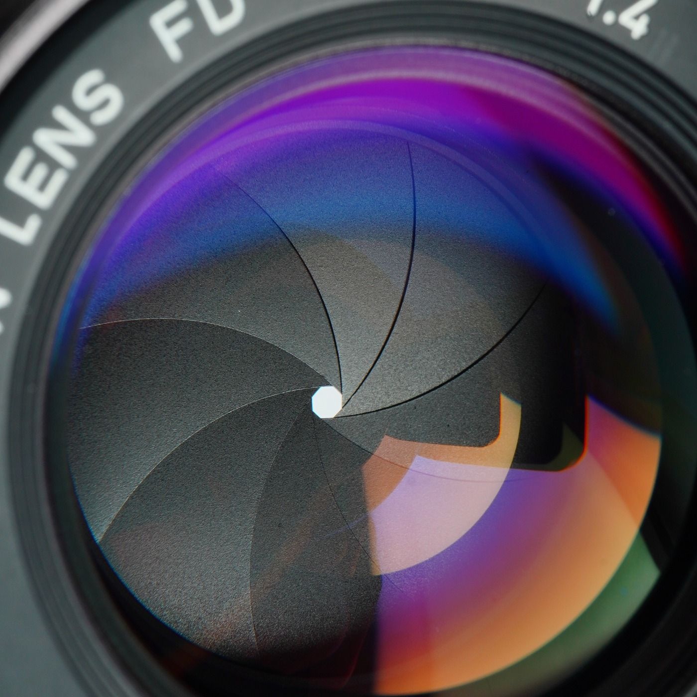 canon new FD NFD 50mm f1.4 単焦点 レンズ Amazon.co.jp: Canon MFレンズ NewFD 50mm F1.4 : 家電＆カメラ