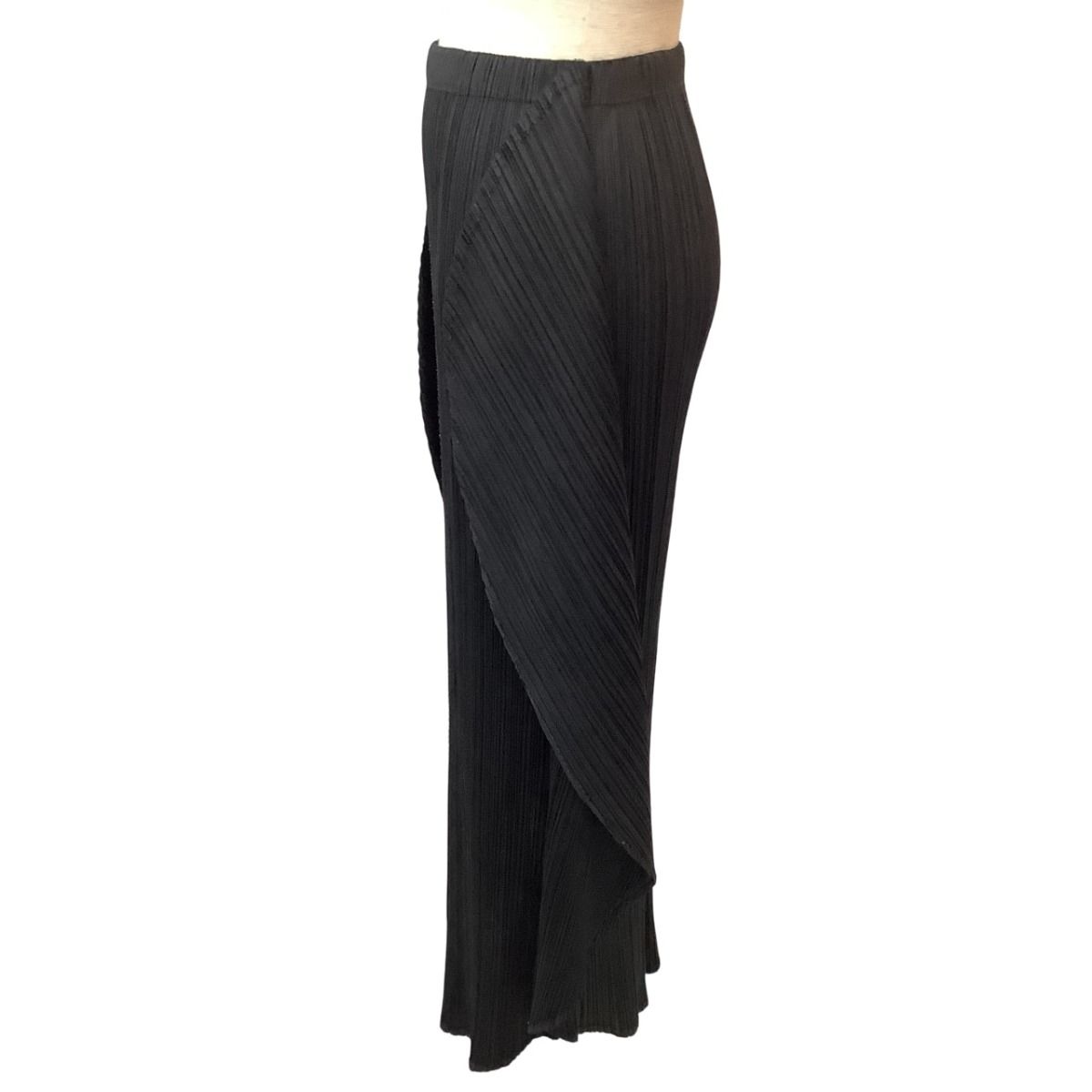 ♪♪ISSEY MIYAKE イッセイミヤケ PLEATS PLEASE 変形 スカート ♪♪ISSEY MIYAKE イッセイミヤケ PLEATS PLEASE 変形 スカート