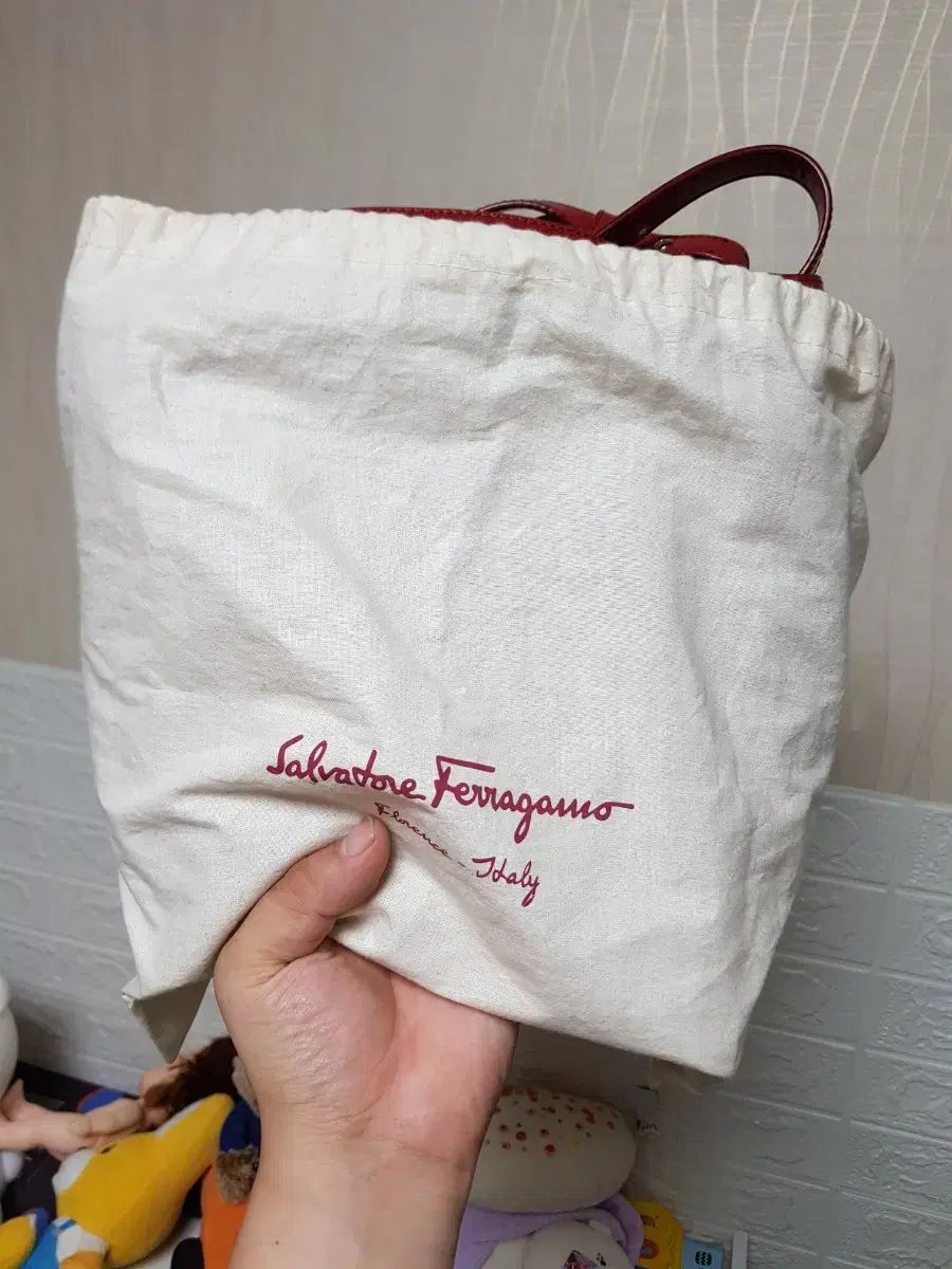 クロスバッグ コスト