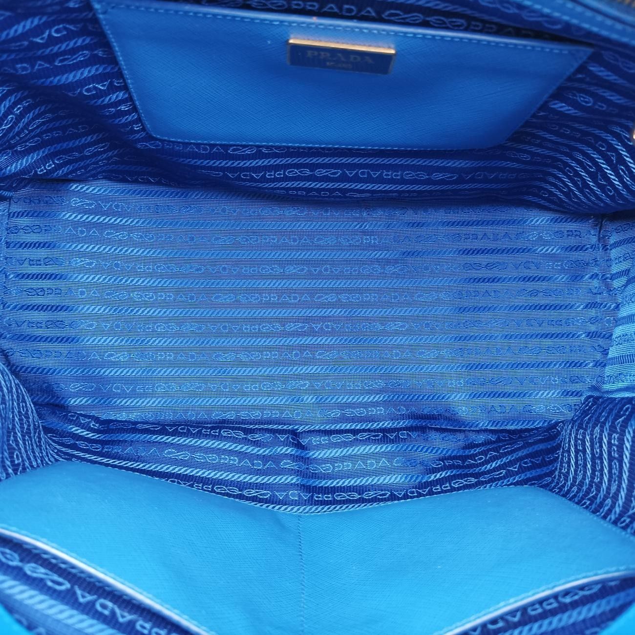 プラダPradaガレリアブルーサフィアーノレザーBN2274103