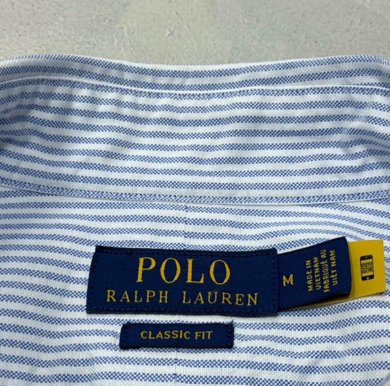 ボタンダウンシャツ