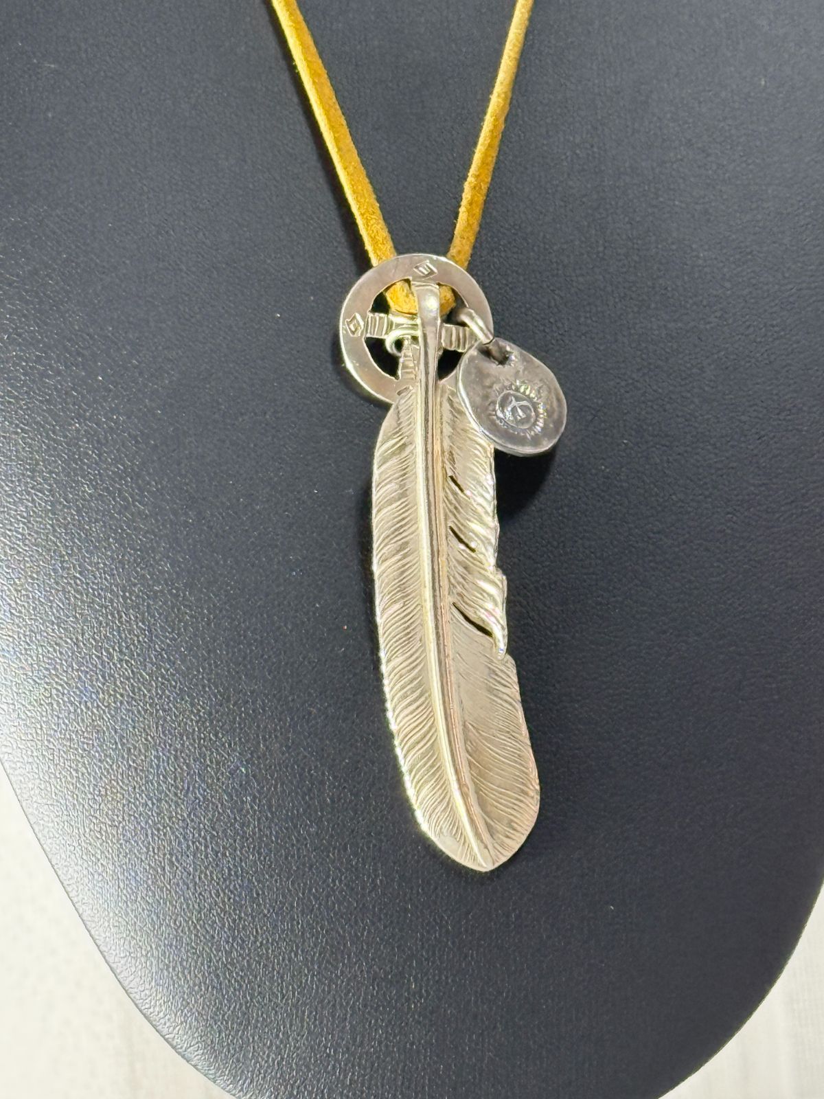 ゴローズ プレーン特大フェザー（左向き）＋メディスンホイール＋SVin