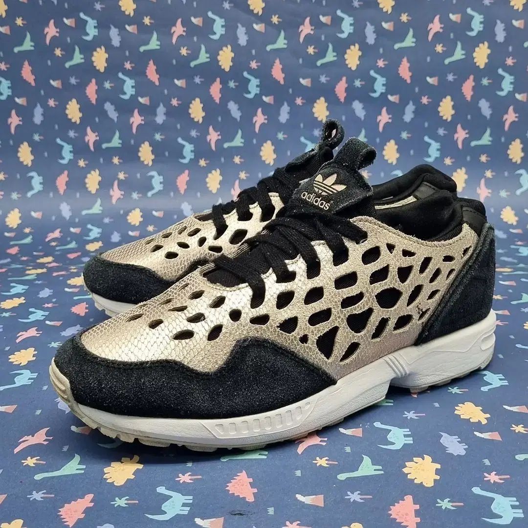 adidas(アディダス) zx フラックス スニーカー 230_ - メルカリ