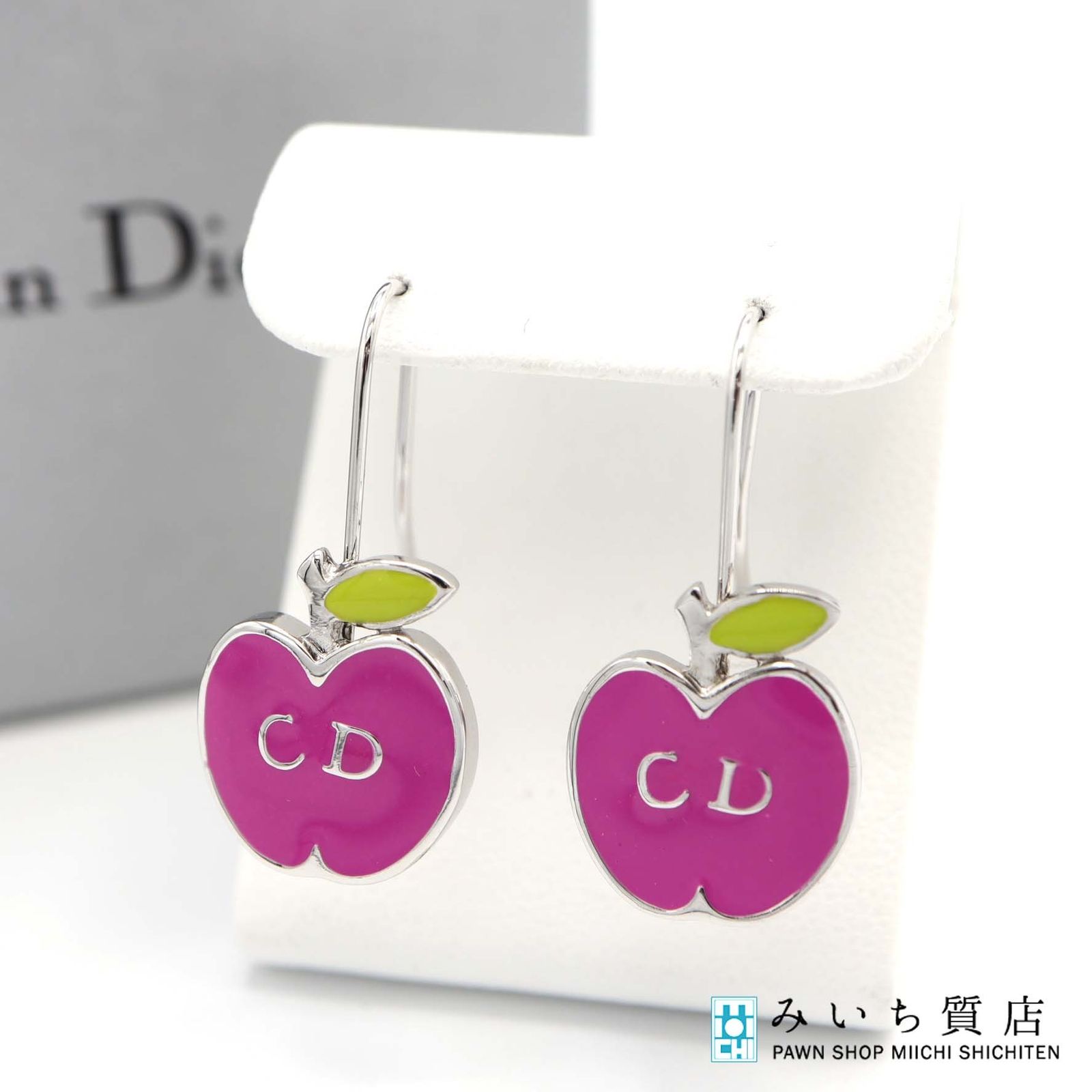 Christian Dior クリスチャンディオール ロゴ プレート ピアス フック式 シルバ