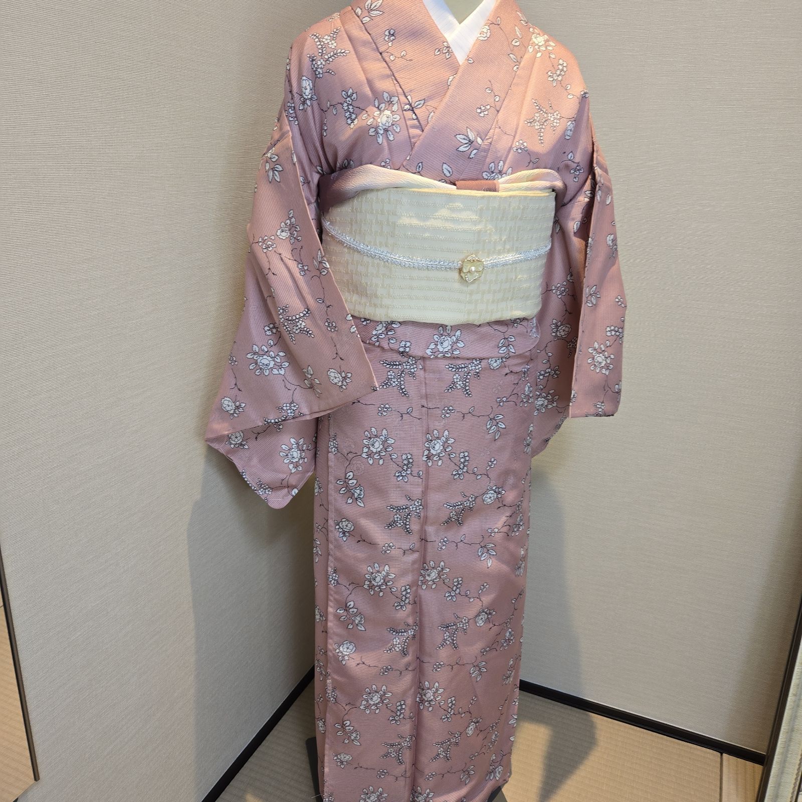 440 華 洗える着物 絽 小紋 お手入れ簡単 花柄 440 華 洗える着物 絽 小紋 お手入れ簡単 花柄 楽天市場】洗える着物