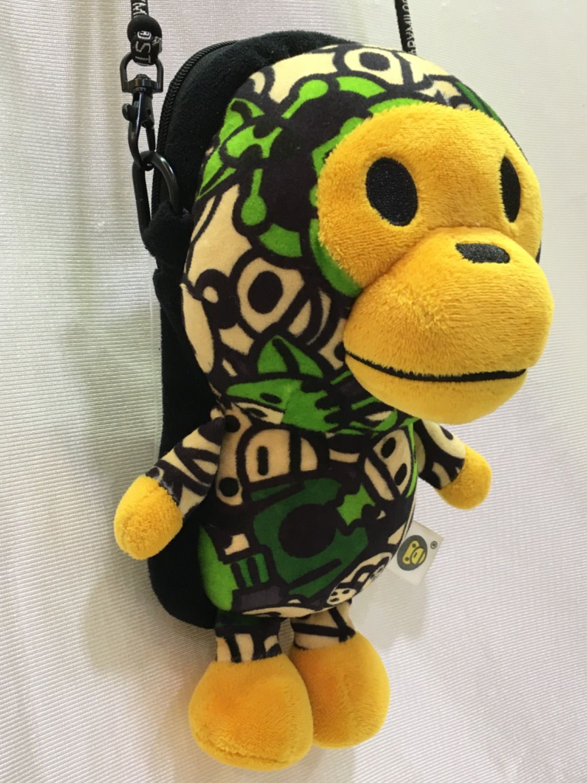 BAPE BABY MILO 迷彩柄 スマホ ショルダーバッグ - メルカリ