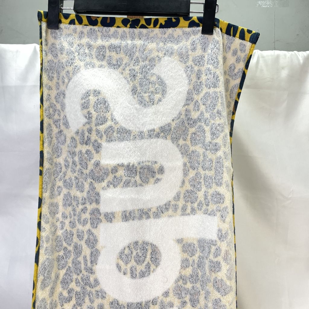 01yw0497 〇 Supreme シュプリーム レオパード柄 ボックスロゴ