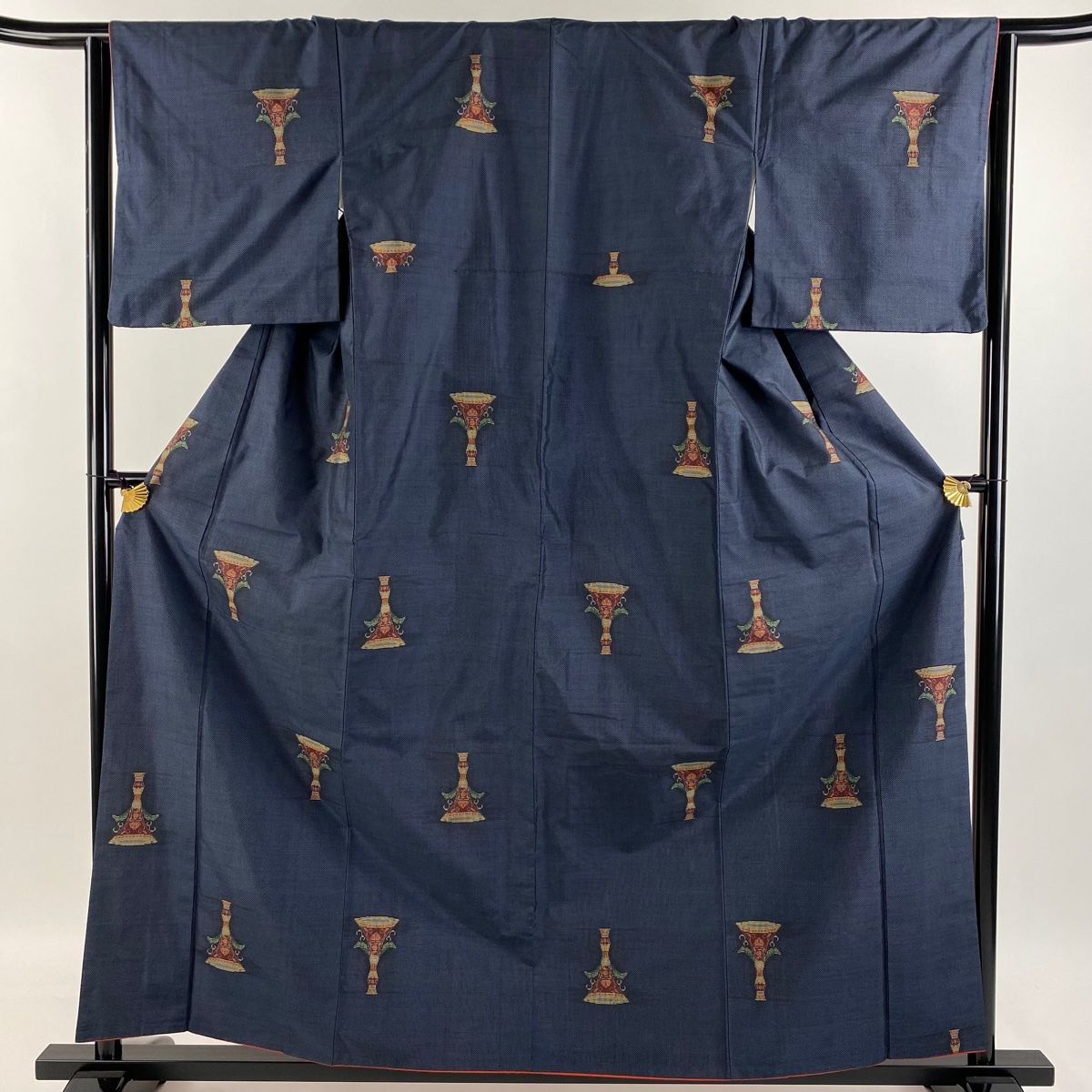 バイセル 着物 美品 名品 大島紬 焦茶色 草花 亀甲 正絹 袷（10月～5月）身丈158.5cm 裄丈63cm☆☆☆☆ 紬 身丈156cm 裄丈63cm S 袷 亀甲 草花 焦茶色 正絹 美品 秀品 中古 付