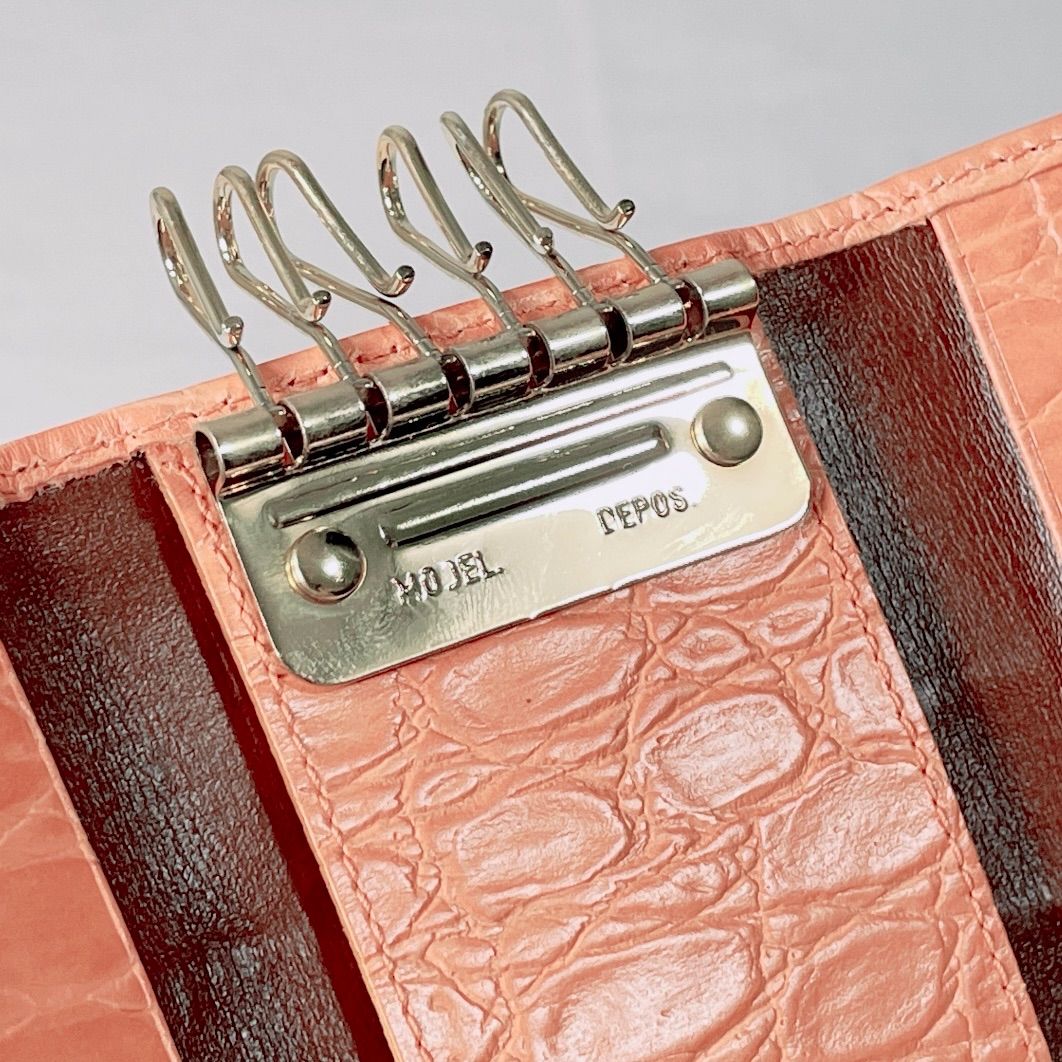 Salvatore Ferragamo フェラガモ キーケース ヴァラリボン クロコ型