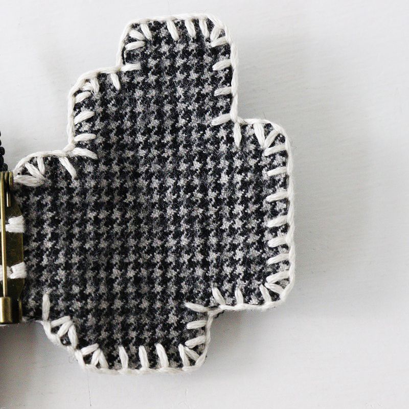ミナペルホネン　mina perhonen 蝶 ブローチ mina perhonen 未使用品 定価22000円 2024年 ミナペルホネン