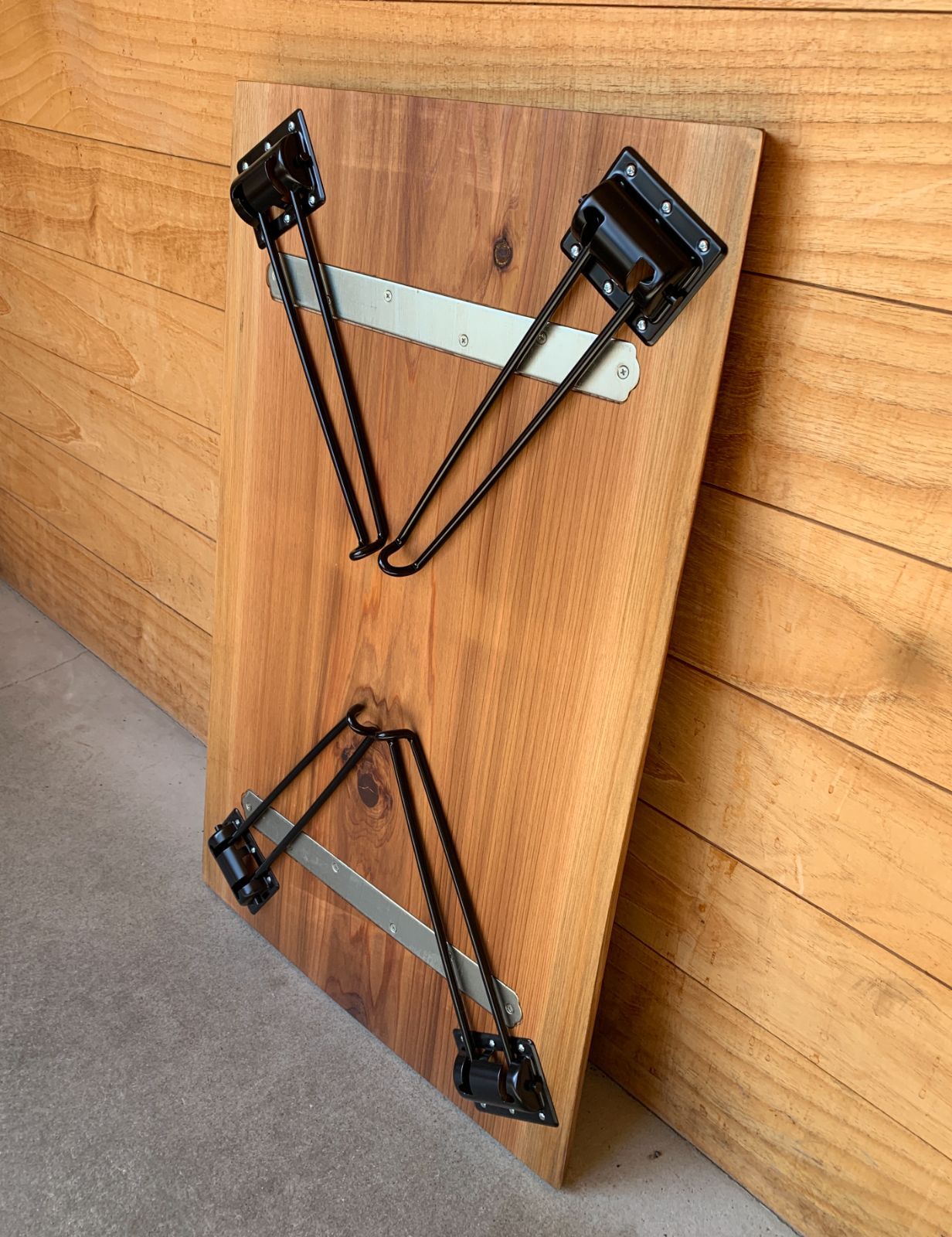 杉一枚板の折りたたみテーブル ブラウン塗装 ちゃぶ台 T148 MARWIL-DEMENAGEMENTS_CH