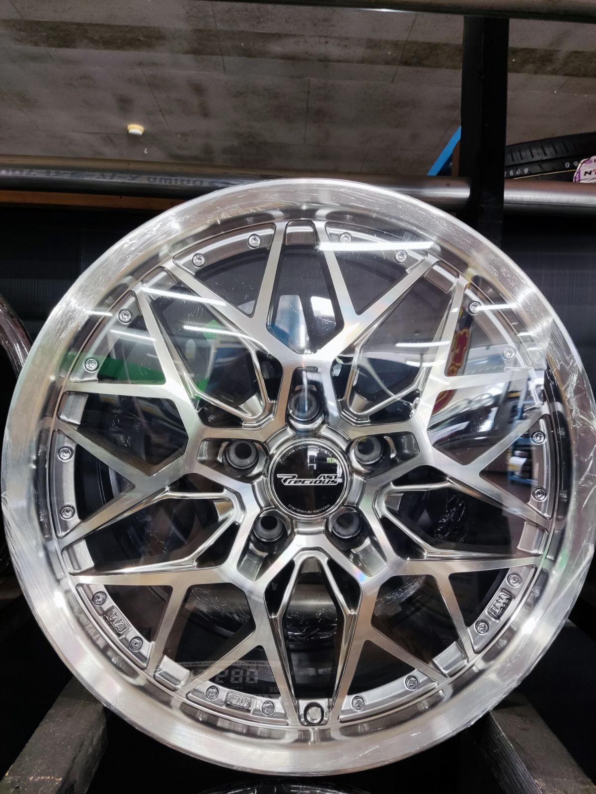 プレシャス アストM5 17インチ