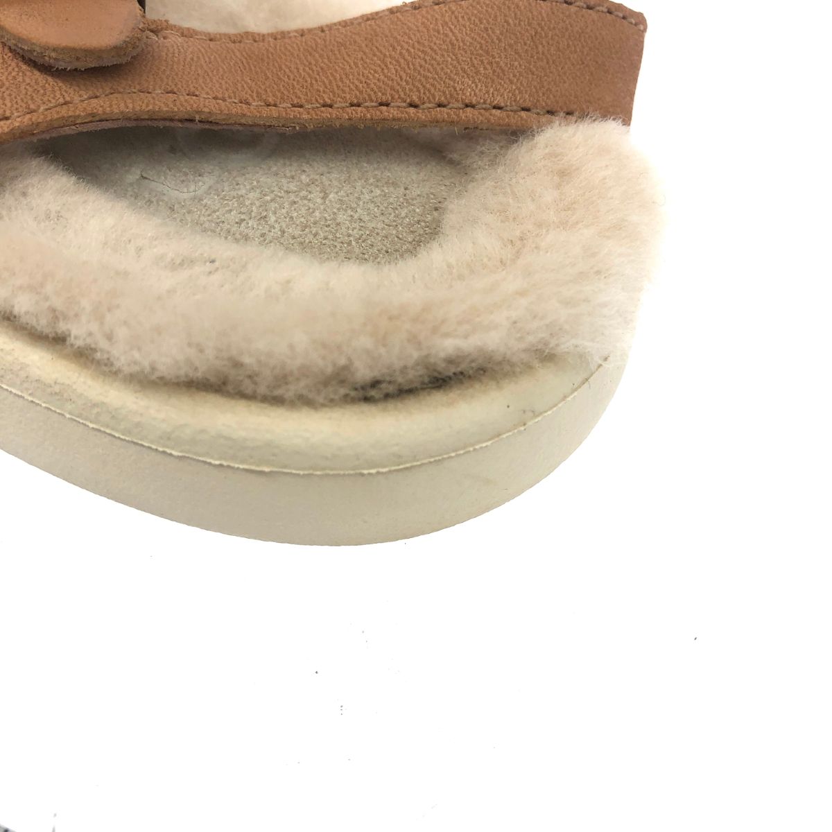 UGG アグ ムートン サンダル ベージュ レディース 240001093256 - メルカリ