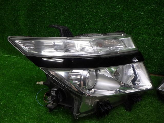 エルグランド ストア ヘッドライト 左右 HID E52 PNE52 100-23009 S2