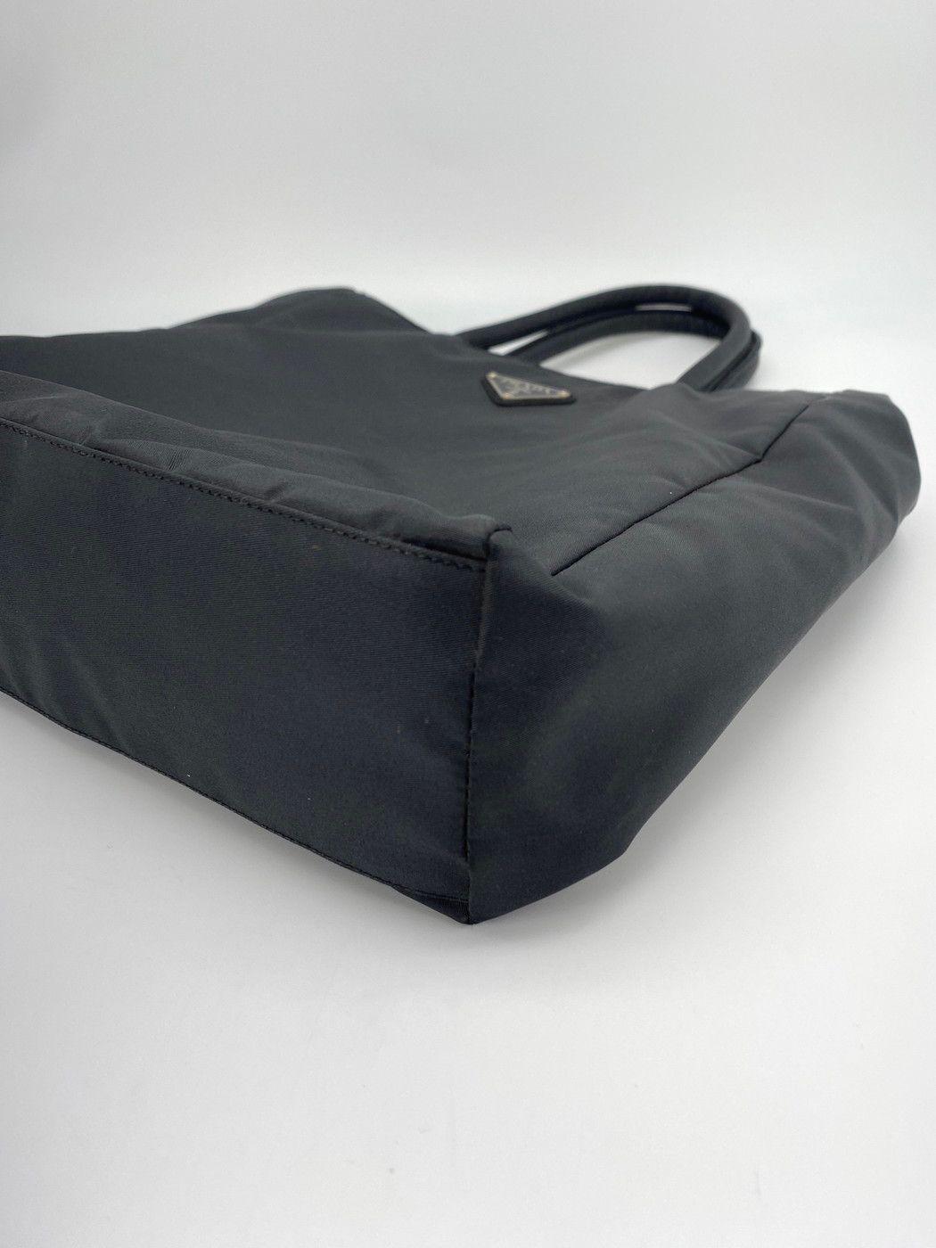 PRADA テスート トートバッグ シルバー金具 ナイロン B6244 9235 PRADA プラダ テスート 三角ロゴプレート トートバッグ シルバー