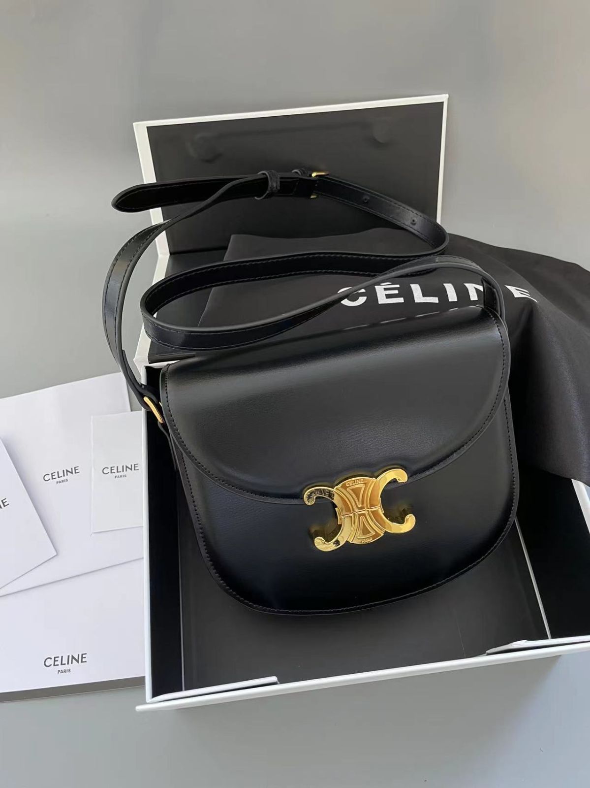 CELINE トリオンフ ミニブザス クレア カーフスキン ショルダーバッグ 