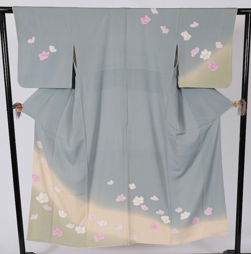 訪問着　ブルーグレー　紫　白　ベージュ　グリーン　花　T512 訪問着 ブルーグレー 紫 白 ベージュ グリーン 花 T512 - メルカリ