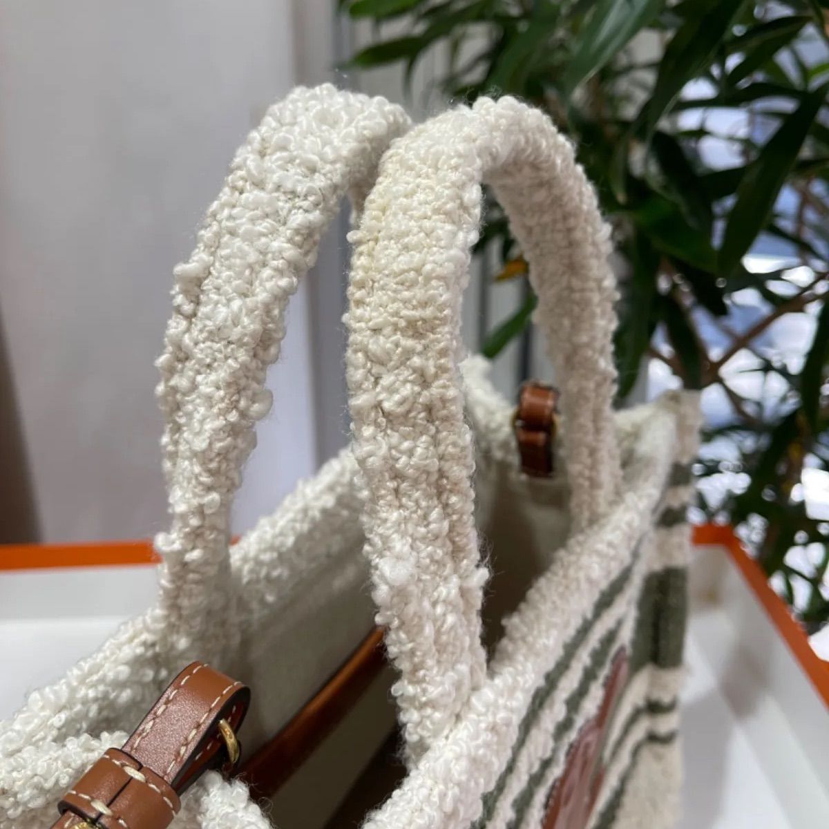 極美品】CELINE セリーヌ スモール カバ タイス トリオンフ キャンバス 