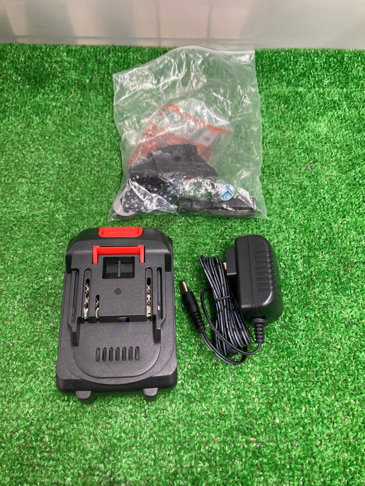 シントウリョウ TY-ZH169 充電式チェーンソー【野田愛宕店】【店頭取引限定】【中古】管理番号：IT312YGRUEVR 中古品】【0922】21V充電式ミニチェーンソー TY-ZH169 IT607SI7BU0K