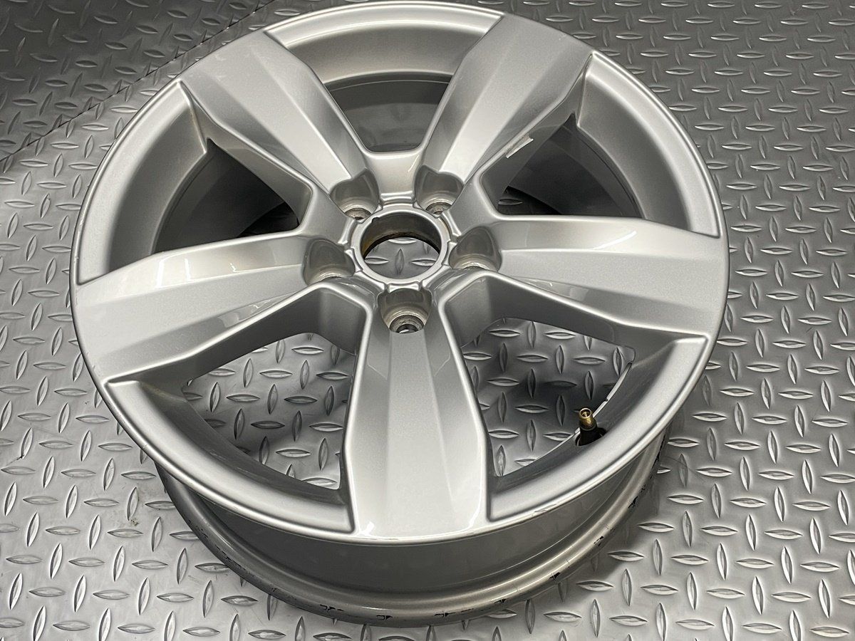 送料無料【中古1本】AUDI(アウディ) 純正アルミホイール 15×6J+29 5H PCD100 ハブ径57(22060069)