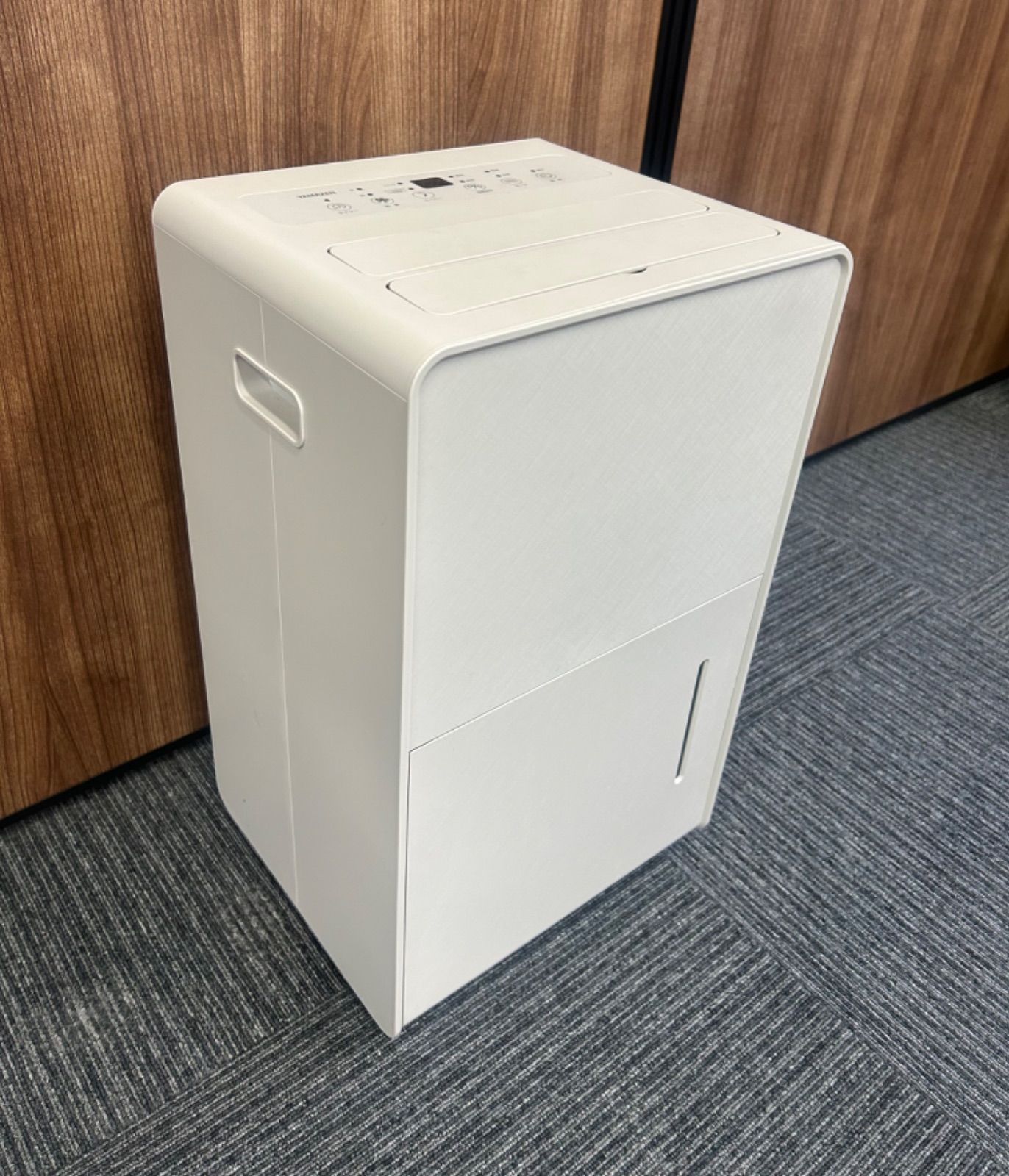 限定SALE】【美品】YAMAZEN 除湿器 YKDC-H60 ☆2024年製 ホワイト