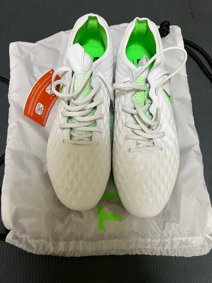 販売済み ティエンポ レジェンド 8 エリート fg 新品 ティエンポ