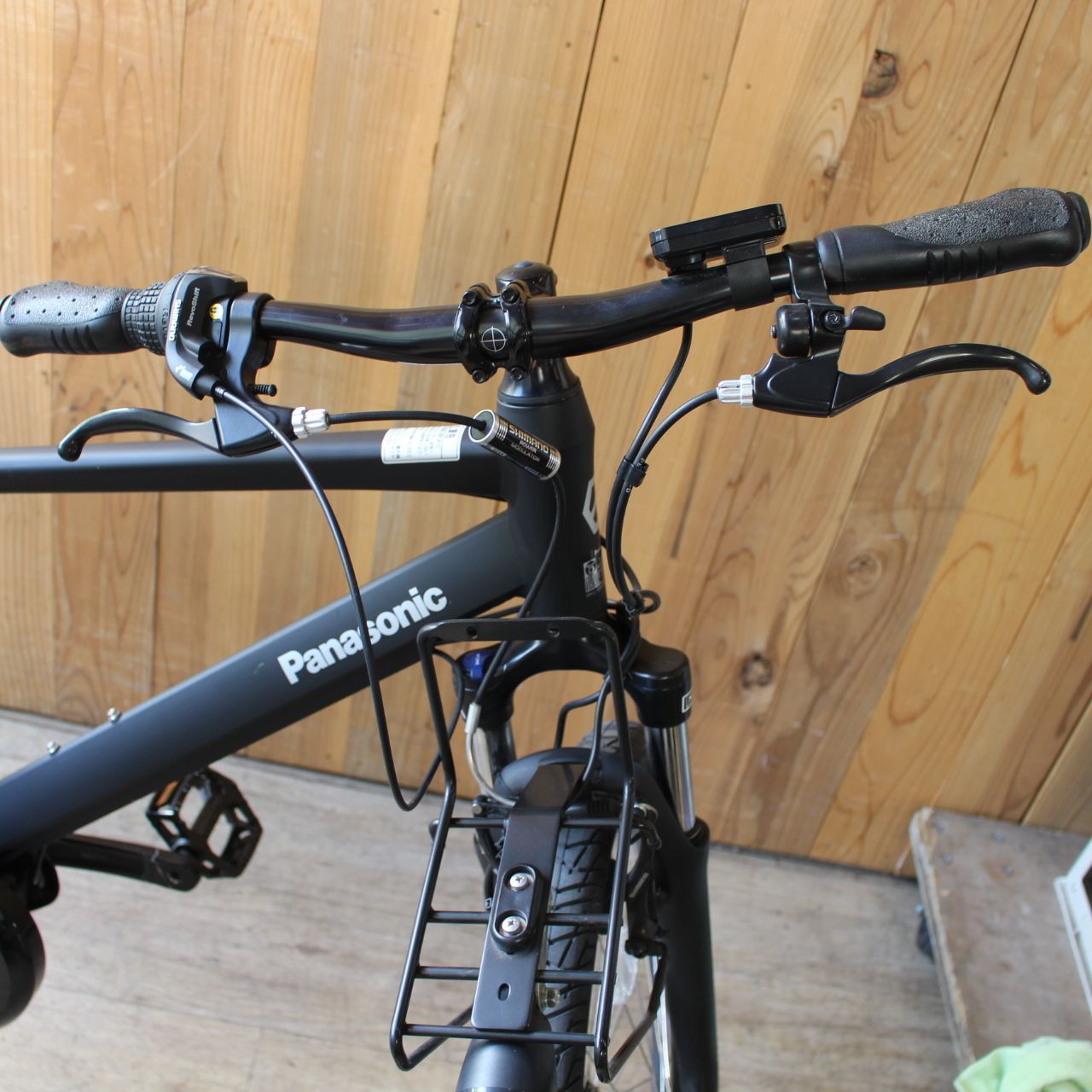 652)【川崎市から出品/美品/参考￥142,780】パナソニック ハリヤ BE-ELH342-B [マットナイト] + 専用充電器 外装7段変速 26型 652)【川崎市から出品/美品/参考￥142,780】パナソニック ハリヤ BE