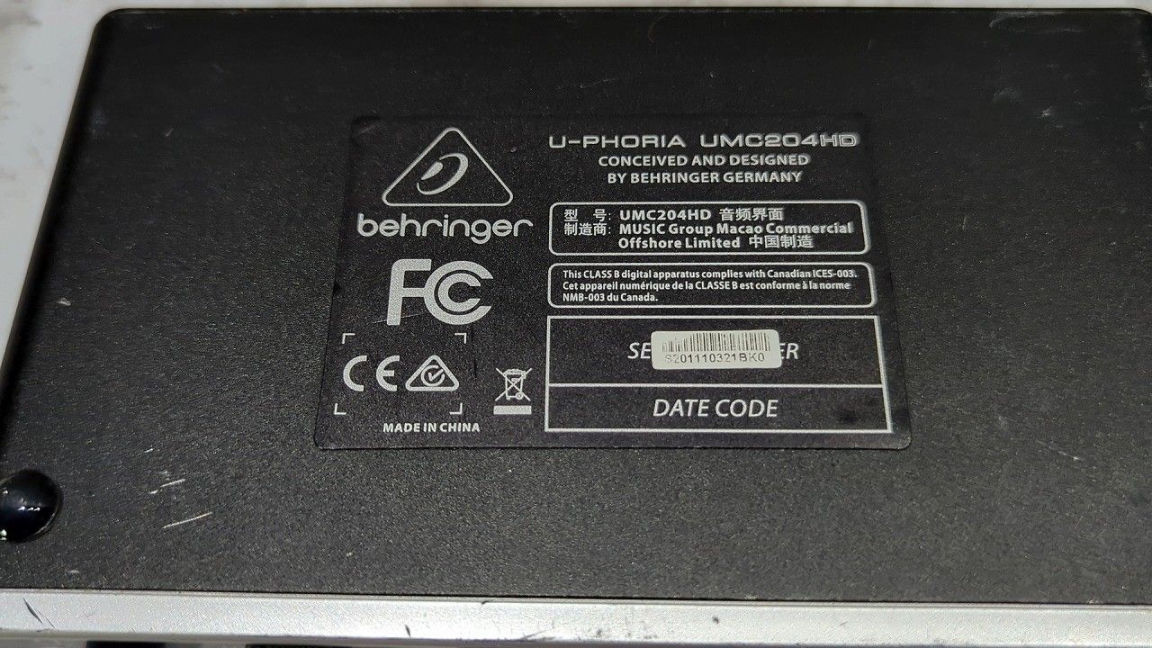 ★状態良好★ Behringer ベリンガー 2入力4出力 USBオーディオインターフェース UMC204HD U-PHORIA ☆★