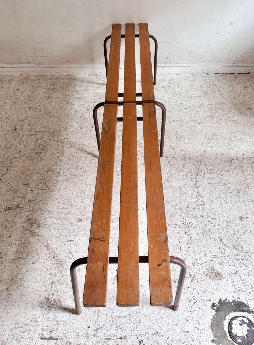 フランスヴィンテージパイントップベンチ2|アトリエカフェインテリアショップコーディネート店舗什器室建築内装空間室内装飾ガーデン園芸