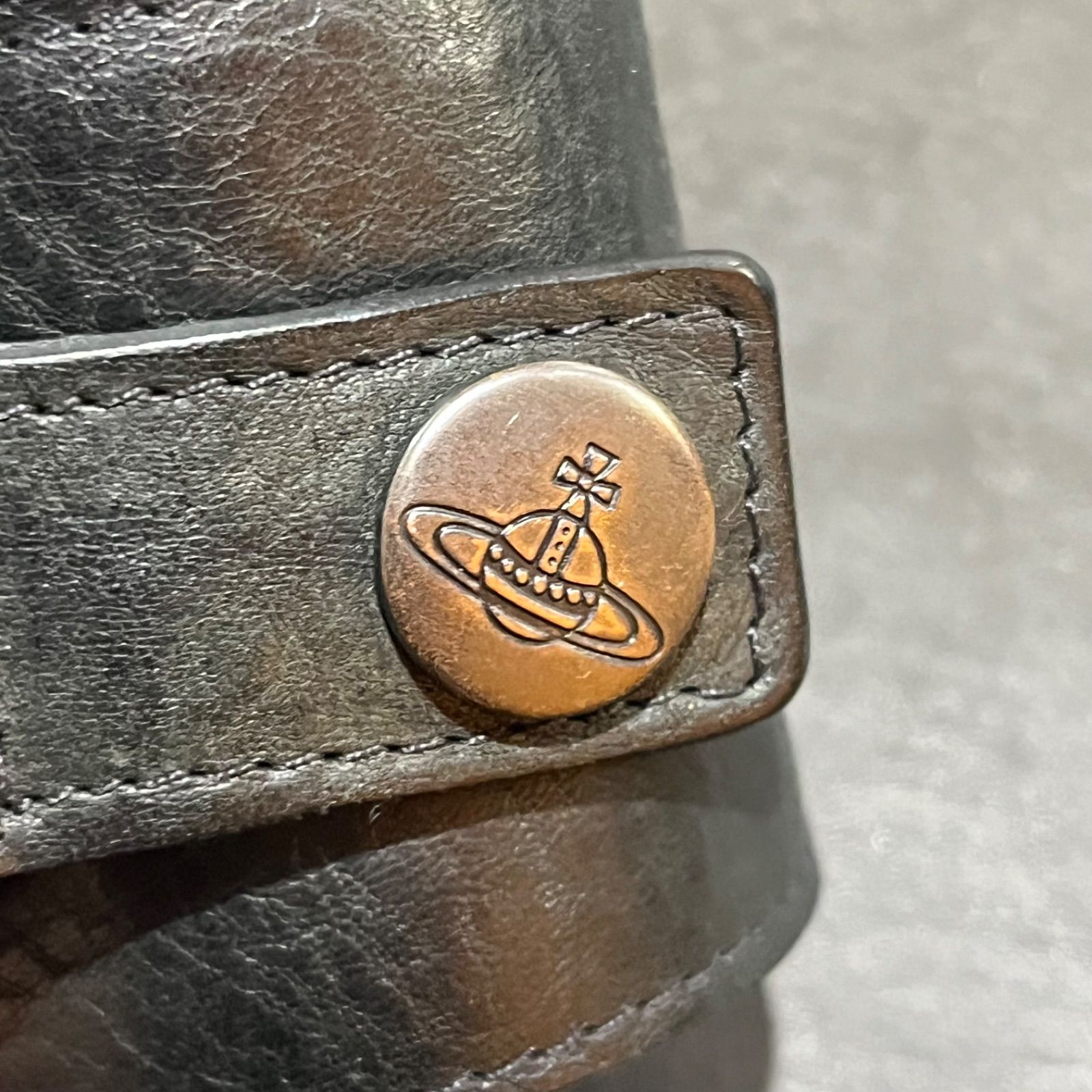 Vivienne West Wood レザー オーブ ブレスレット Vivienne Westwood