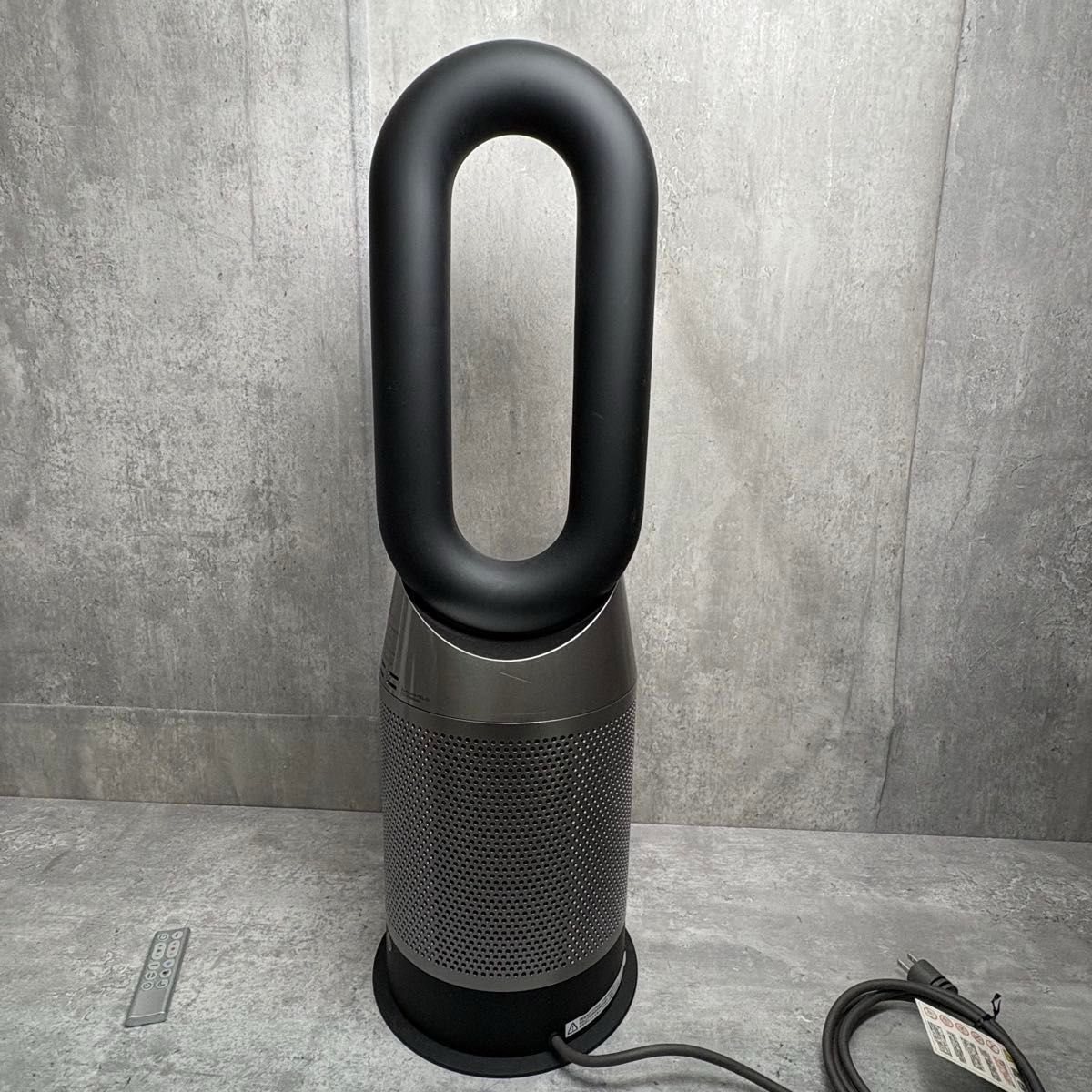 【極美品】Dyson HP07 扇風機 空気清浄機能付き 2022年製 ブラック 極美品 Dyson HP07 扇風機 空気清浄機能付き 2022年製 ブラック