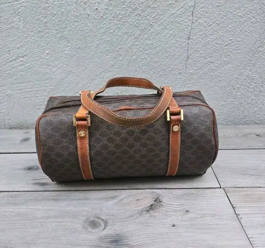 ITAGAKI イタガキ 長財布 本革 レザー ブラウン ラウンドファスナー