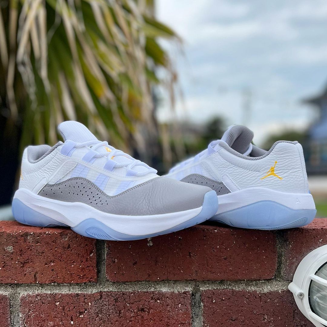 AIR JORDAN 11 CMFT LOW 'WHITE CEMENT GREY' エア ジョーダン