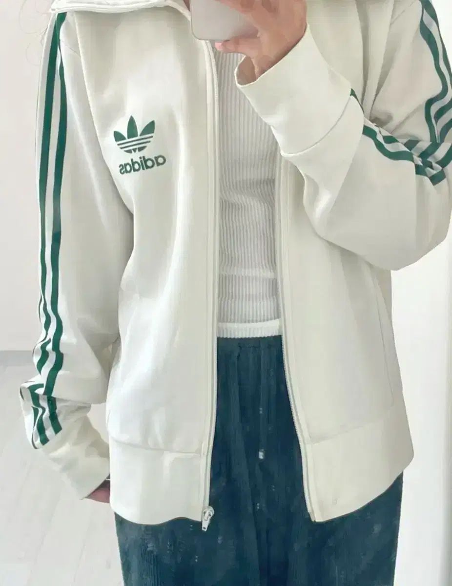 adidas アディダス ホワイトターフジャージ