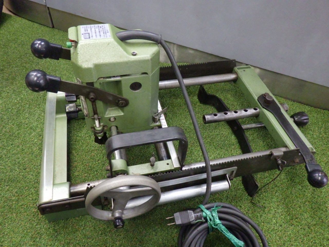 古い大工道具 マキタ 大入れルーター 2516 コード式 中古品 - メルカリ