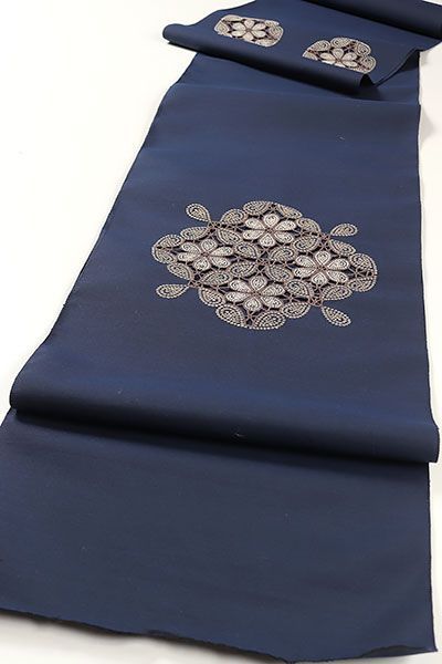 ona4039 京都 コマキ 刺繍入り 九寸 名古屋帯 お太鼓 仕立て付き ２～３週間で発送 - メルカリ